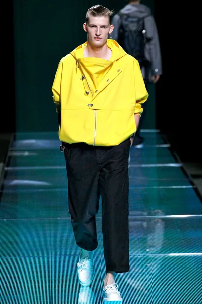 Look 13